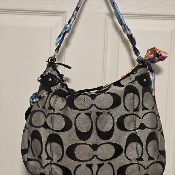 Coach Signature Shoulderbag Purse - Picture 6 of 17